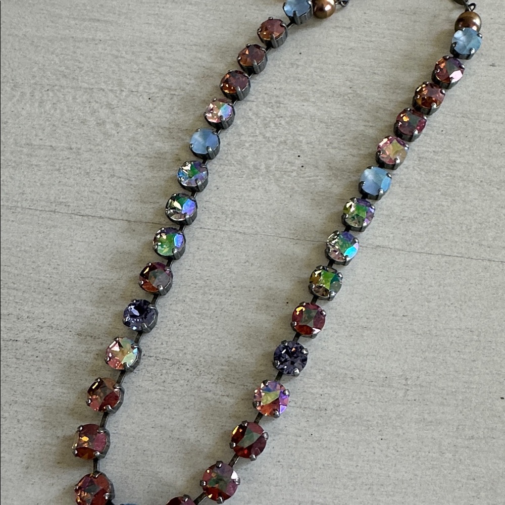 Sabika fun size multicolor choker - Picture 3 of 4